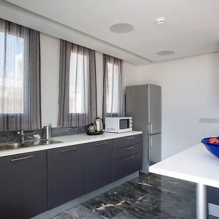 וילה Aqua פאפוס